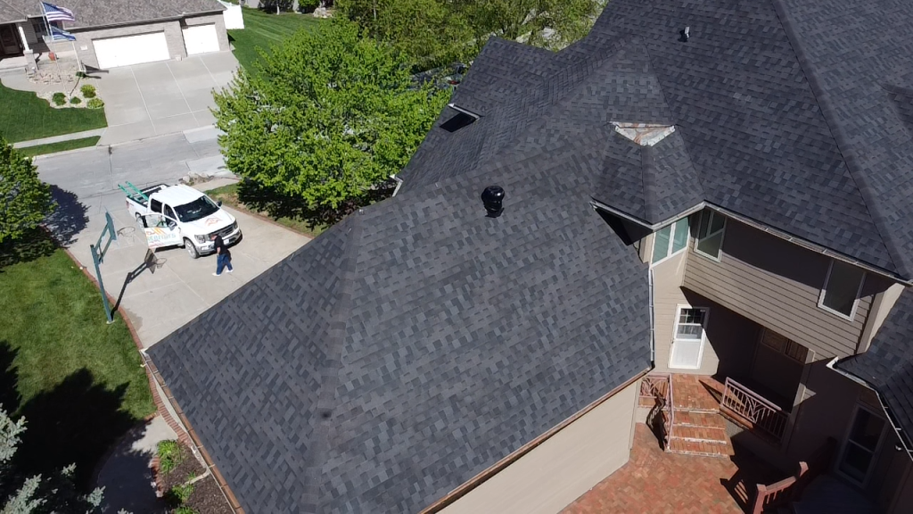 Glacier architectural shingles installed on a Nebraska home, view 3