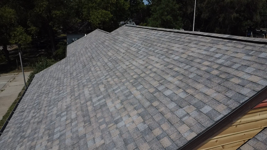 Biscayne architectural shingles installed on a Nebraska home, view 4